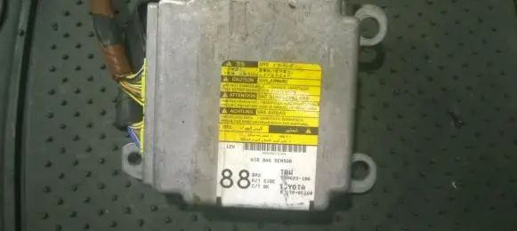 Toyota Avensis T250 Airbag control unit/module 208623106 8917005160