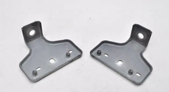 Maserati Levante Radiator mount bracket 