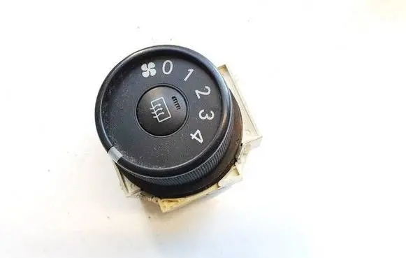 Toyota Auris 150 Climate control unit 55902