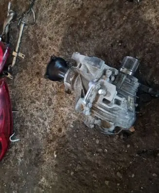 Gearbox transfer box case