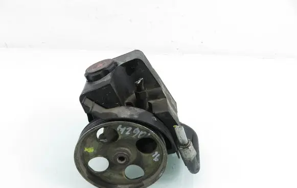 Peugeot 206 Power steering pump 26079836 9636868880