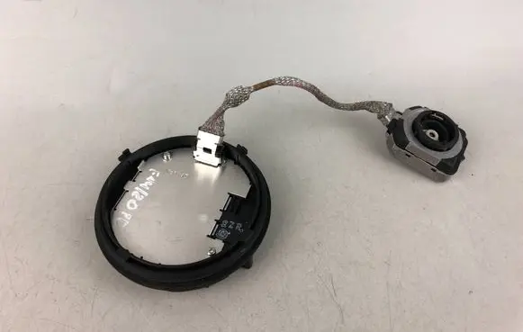 Subaru Forester SJ Headlight ballast module Xenon 