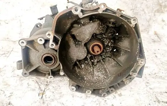 Opel Vectra C Manual 5 speed gearbox 13101871