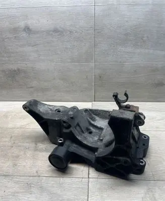 BMW X5 E70 Generator/alternator bracket 7802639