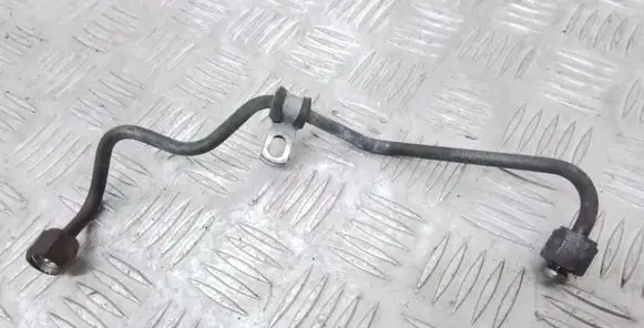 Volvo V70 Fuel injector supply line/pipe 