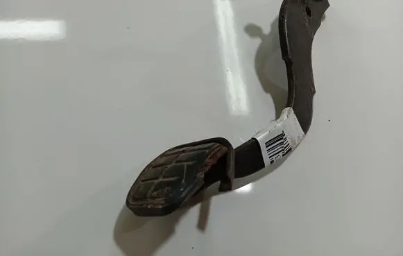 Volkswagen Golf II Brake pedal 