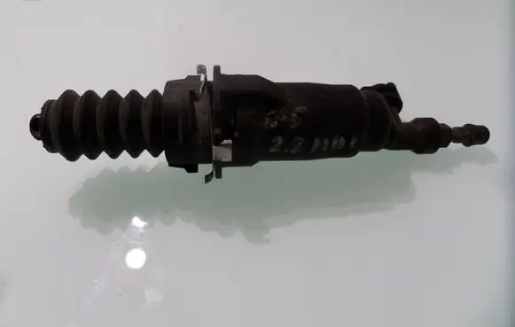 Clutch slave cylinder