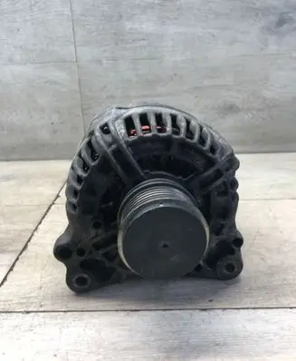 Volkswagen Touran II Generator/alternator 03L903023 0124525187