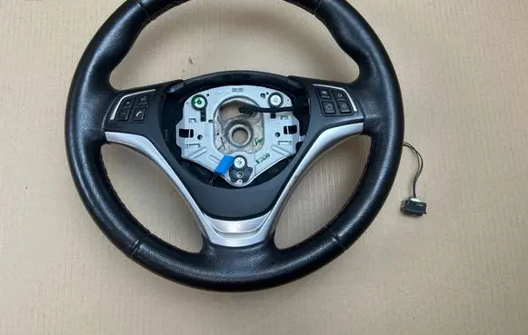 BMW X1 E84 Steering wheel 6853137