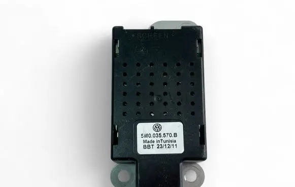 Volkswagen Golf VI Aerial antenna amplifier 5M0035570B