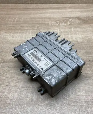 Volkswagen Golf III Engine control unit/module ECU 8A0907311H 0261203184