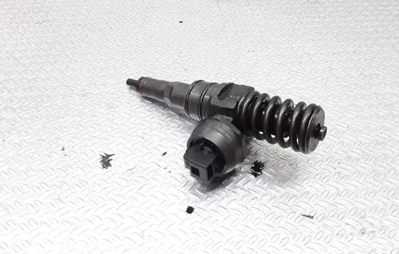 Fuel injector