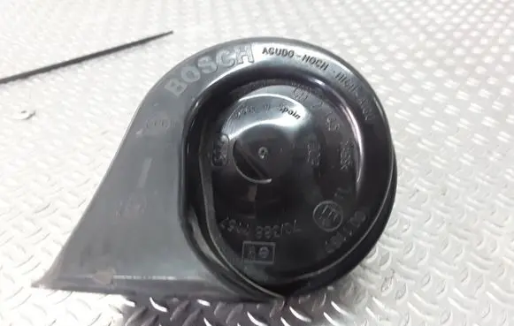 Volkswagen Touran I Horn signal
