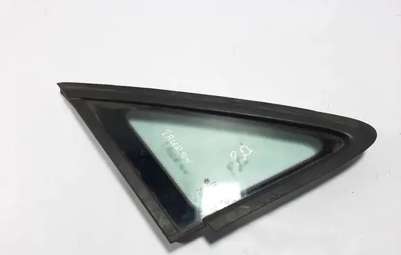 Volkswagen Touran I Front door vent window glass four-door 43R00048