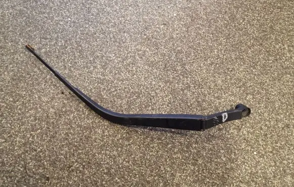 Peugeot 4007 Front wiper blade arm