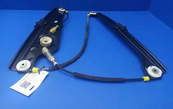 Front window lifting mechanism without motor