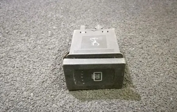 Volkswagen PASSAT B5 Windscreen/window heater switch