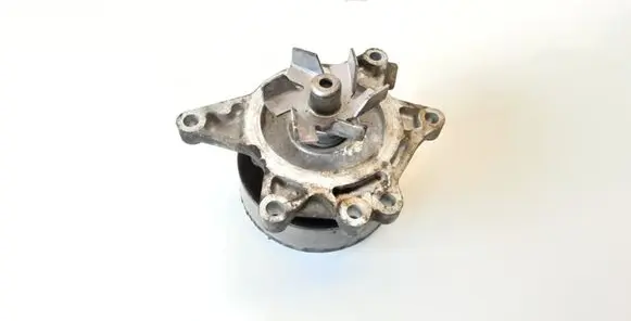 Toyota Avensis T250 Water pump