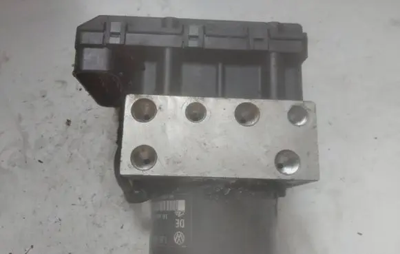 Volkswagen Golf IV ABS Pump 1J0907379G 1J0614117C