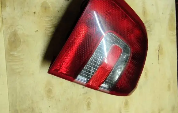 Skoda Octavia Mk2 (1Z) Tail light bulb cover holder 1Z9945257 27592102