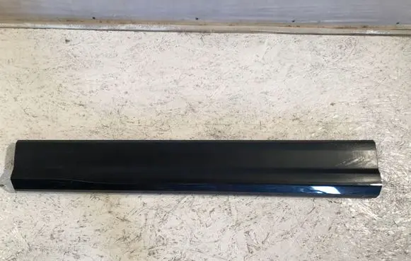 Audi Q2 - Front door trim (molding)