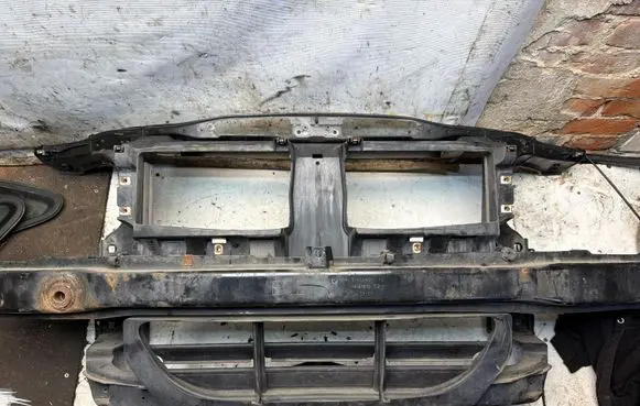 BMW 3 E90 E91 Radiator support slam panel bracket 7146645