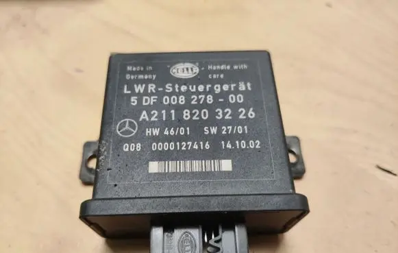 Mercedes-Benz E W211 Light module LCM A2118203226