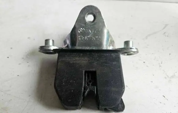 Skoda Octavia Mk2 (1Z) Tailgate/trunk/boot lock/catch/latch 1Z5827501D