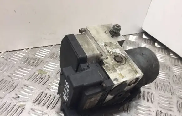 Volkswagen PASSAT B5.5 ABS Pump B0614111 4926 02730045733