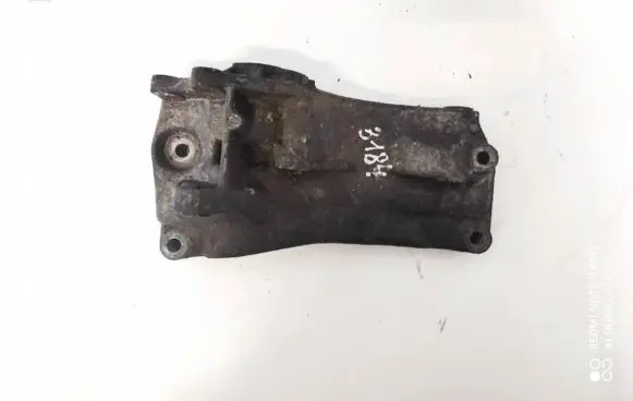 Volkswagen Golf III Engine mounting bracket 030149169h