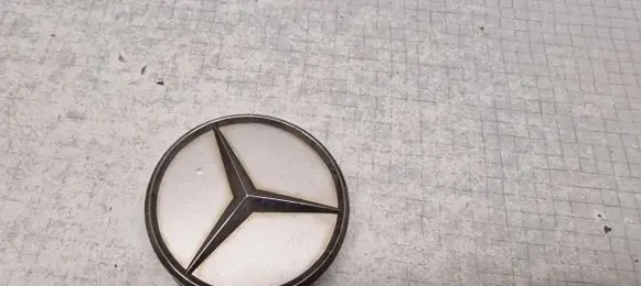 Mercedes-Benz C W203 Original wheel cap 2204000125