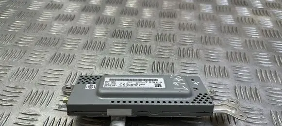 Tesla Model 3 Antenna control unit 107975500D