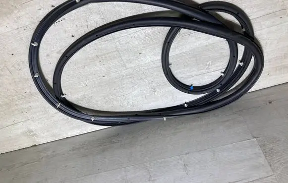Ford Kuga III Front door rubber seal 