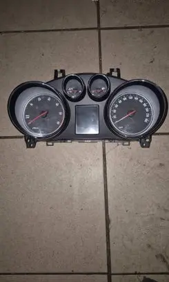 Opel Mokka Speedometer (instrument cluster) 42342753 654663731
