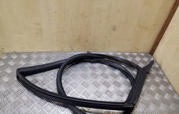 Audi A5 Sportback 8TA Rear door rubber seal (on body) 8T8833708C
