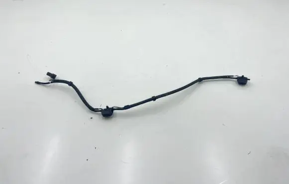 BMW 4 F36 Gran coupe Windshield washer spray nozzle 