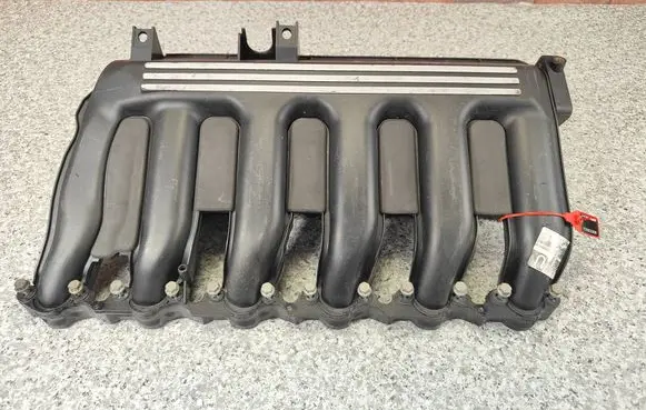 BMW 5 E39 Intake manifold 7789329