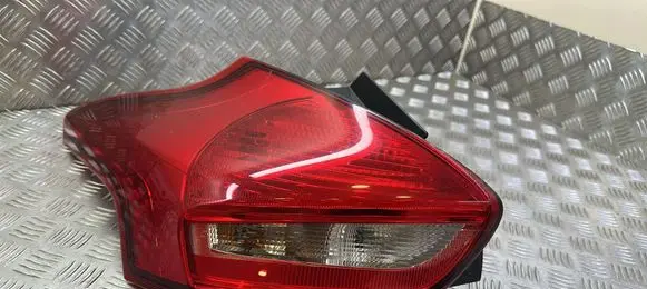 Ford Focus Rear/tail lights F1EB13405BC