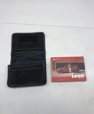 Seat Leon IV Owners service history hand book