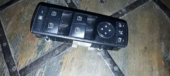 Mercedes-Benz E W212 Electric window control switch A2128208310