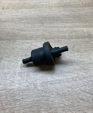 Volkswagen PASSAT B5 Vacuum valve 0280142300