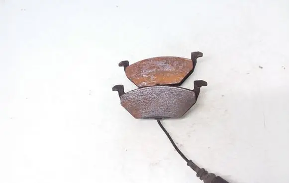 Volkswagen Golf V Brake pads (front) 