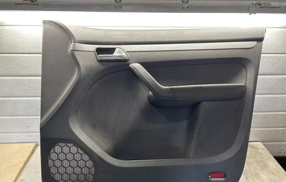 Volkswagen Touran I Front door card panel trim 1T1867012012