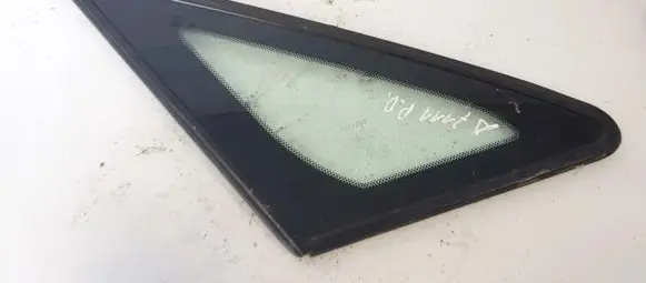 Toyota Avensis Verso Front triangle window/glass 