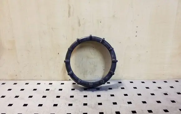 Seat Toledo IV (NH) In tank fuel pump screw locking ring/nut 321201375A