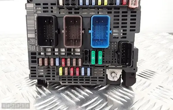 Citroen C4 Grand Picasso Fuse module 9807091980