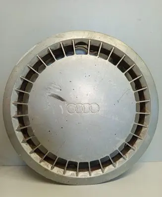 Audi 100 200 5000 C3 R14 wheel hub/cap/trim 443601147B 443601147A