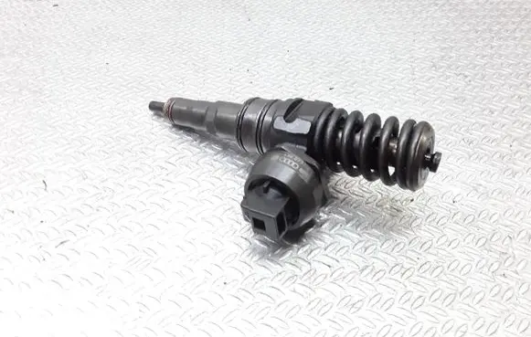 Volkswagen Caddy Fuel injector 038130073BN