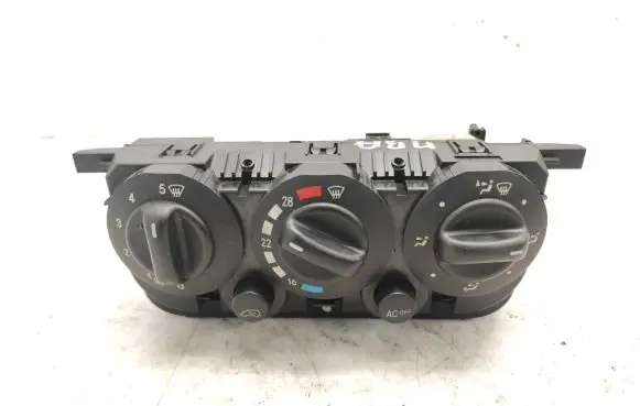 Mercedes-Benz A W168 Climate control unit 1688302285 Q013702