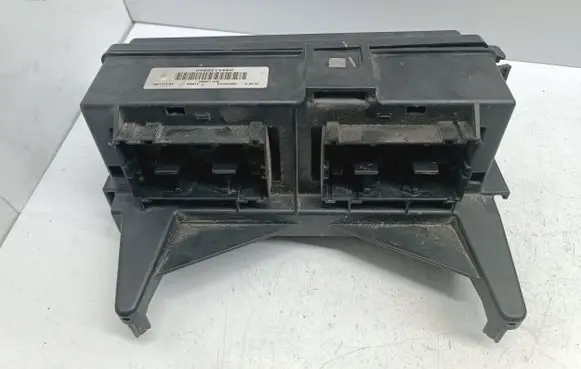 Jeep Grand Cherokee (WK) Fuse module 04692114AC 0001117797